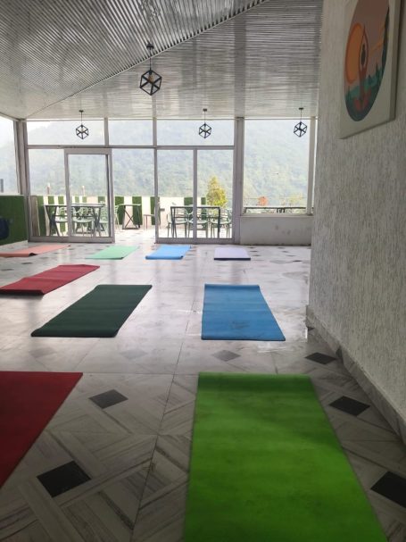 Pratiquer le Hatha Yoga en Inde Séances Hatha Yoga à Rishikesh pour des francophones