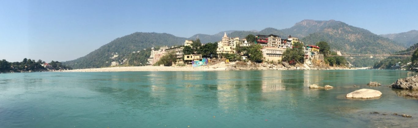 Pratiquer le Yoga en français en Inde Rishikesh, la capitale mondiale du yoga