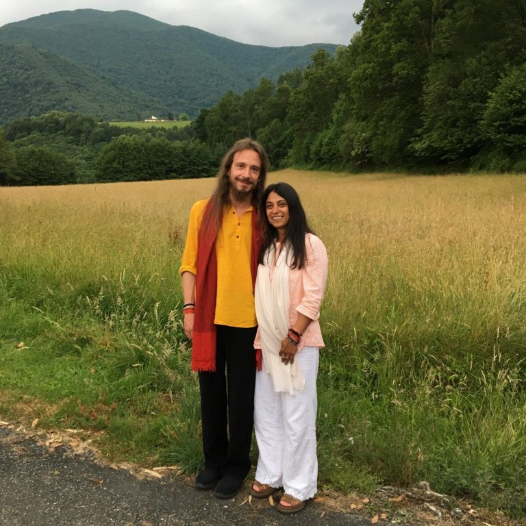 Pierre Bonnasse et Karina Bharucha Enseignants yoga francophones en Inde - Rishi Yoga Shala